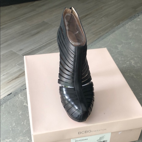 BCBG black bootie- HOT!!! - Picture 4 of 5